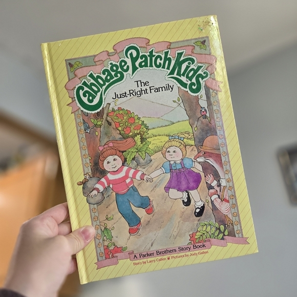 Cabbage Patch Kids Other - Cabbage Patch Kids - The Just Right Family - Vintage 1984 Book about Adoption